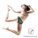 Carolina Ravassa topless